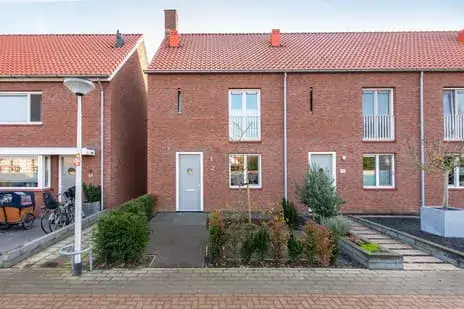 Hoekwoning te koop: klompenmaker 62, De Graven Es Oldenzaal