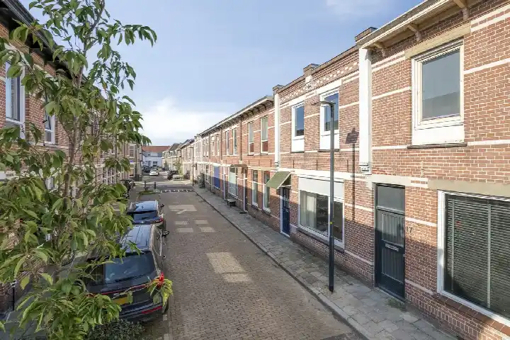 Tussenwoning te koop: Kloosterstraat 19, Brunnepe Kampen