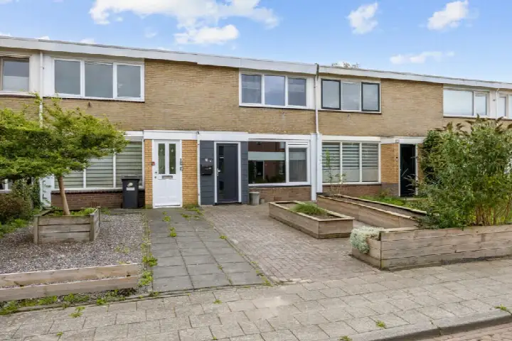 Tussenwoning te koop: kloosterstraat 25, Ten Boer Dorp Ten Boer