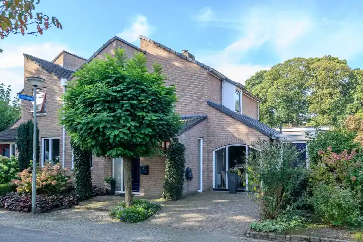 Twee-onder-één-kap te koop: Kloostertuin 6, Molenhoek Molenhoek