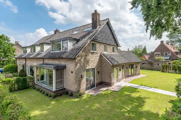 Hoekwoning te koop: Kloosterweg 43, Zevenend Laren