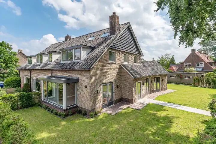 Hoekwoning te koop: Kloosterweg 43, Zevenend Laren (Nh)