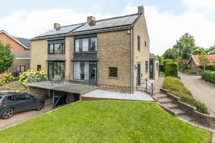 Semi-detached for sale: Kluisstraat 45, Groot-Doenrade Doenrade
