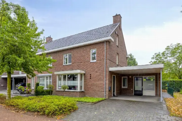 Hoekwoning te koop: Kluizendries 9, Ommel centrum Ommel