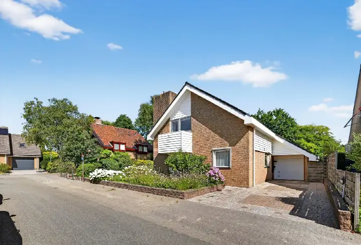 Vrijstaande woning te koop: Kluut 38, Sommelsdijk vogelbuurt west Sommelsdijk