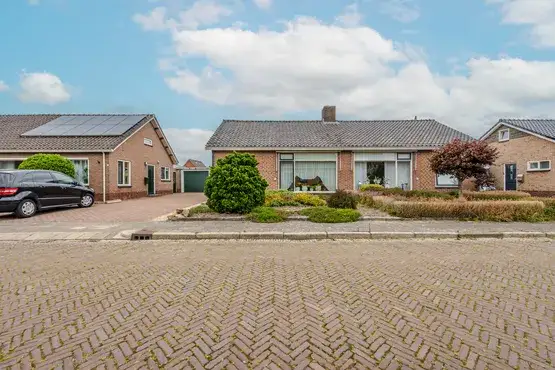 Twee-onder-één-kap te koop: Klysterstrjitte 9, De Westereen De Westereen