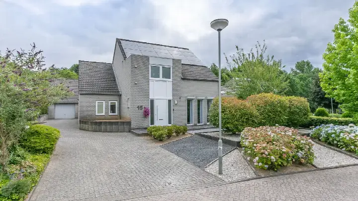 Vrijstaande woning te koop: Knieberglaan 15, Hoefveld Landgraaf