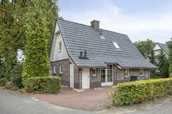 Detached house for sale: Knollenhaarweg 7-131, Egede, Elen en Rhaan Hellendoorn