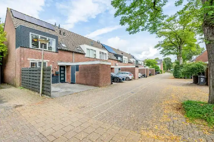 Corner house for sale: Knoopkruid 21, Kruidenhof Diemen
