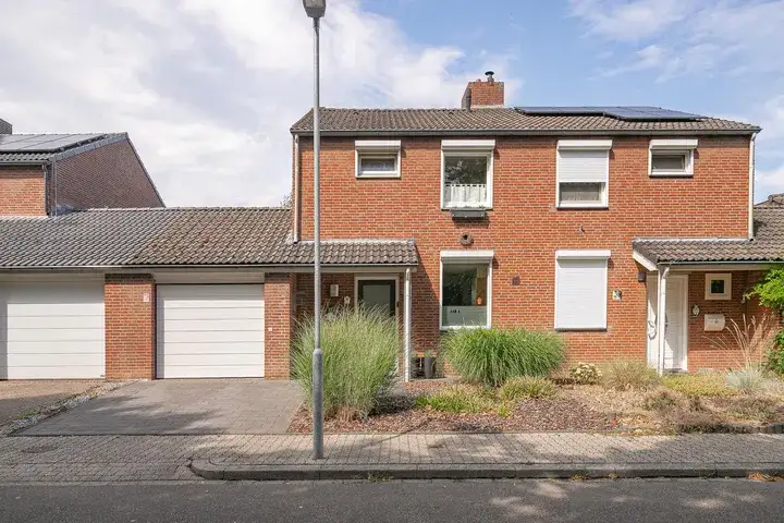 Tussenwoning te koop: Koempel 88, Mijnbuurt Landgraaf