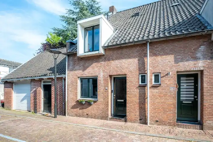 Twee-onder-één-kap te koop: Koestraat 12, Vianen binnenstad Vianen (Ut)