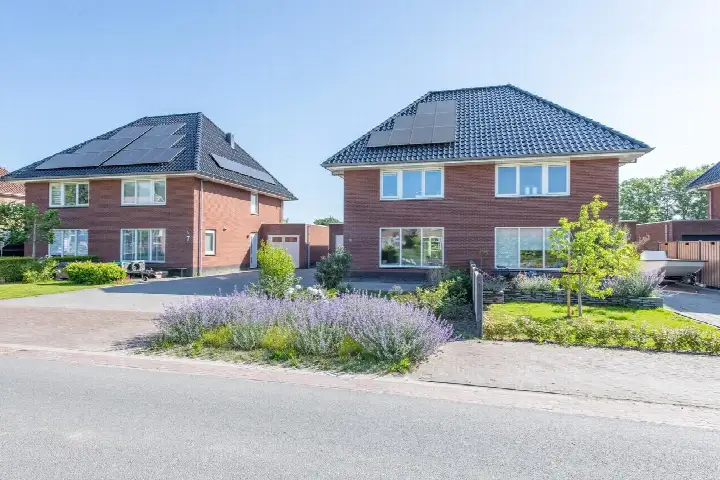 Twee-onder-één-kap te koop: Koggeweg 9, 't Veld (woonkern) 'T Veld