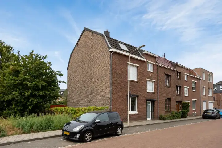 Corner house for sale: Kohlbergsgracht 66, Bleijerheide Kerkrade