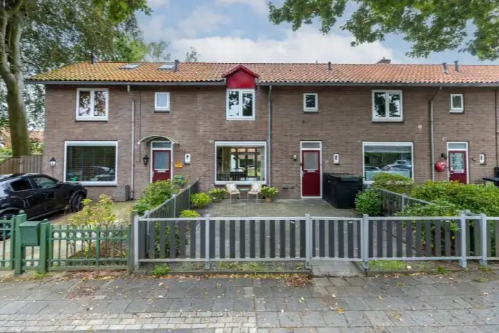 Terraced house for sale: Kolonel van Brienenstraat 6, Tuindorp Keverdijk Naarden