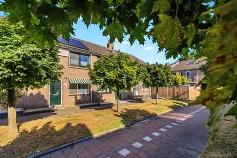 Tussenwoning te koop: Komeet 18, Koele Nacht Hellevoetsluis