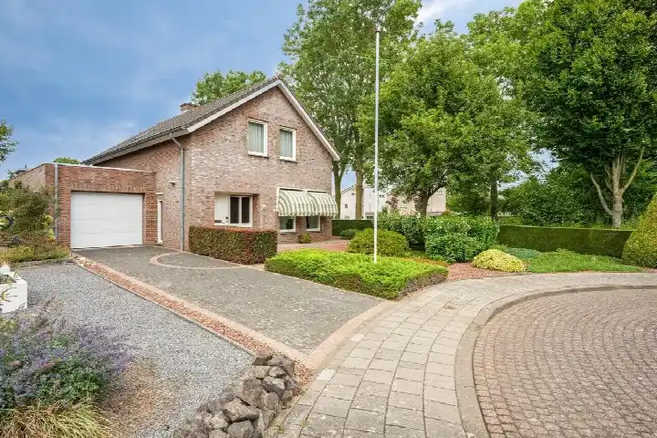 Vrijstaande woning te koop: Komeetlaan 62, Ophoven Sittard