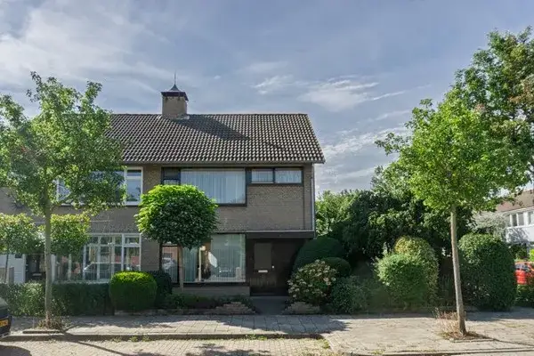 Twee-onder-één-kap te koop: Kometenlaan 30, Warande-Oost Bergen Op Zoom