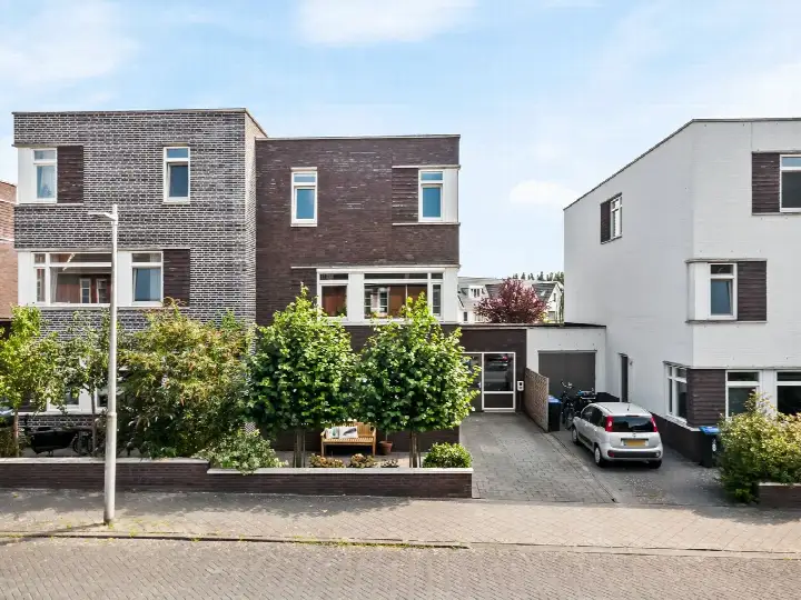 Tussenwoning te koop: Komijnweg 8, Hoge Weide Utrecht