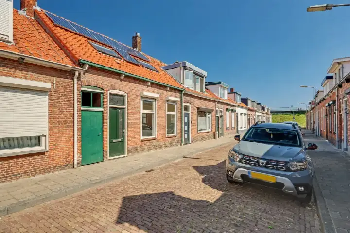 Twee-onder-één-kap te koop: Kon Wilhelminastraat 12, Yerseke - Kern Yerseke