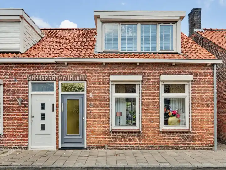 Twee-onder-één-kap te koop: Kon Wilhelminastraat 6, Yerseke - Kern Yerseke