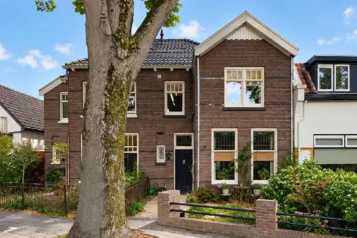 Tussenwoning te koop: Konijnenwal 16, Santwijck Tiel