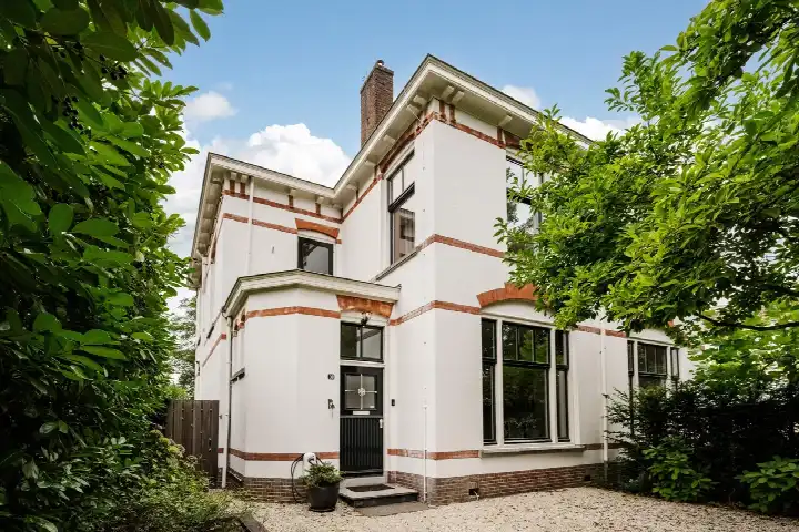 Semi-detached for sale: Koningin Beatrixplantsoen 50, Oranjebuurt Amersfoort