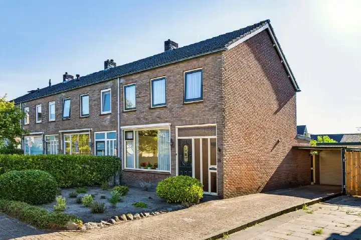 Hoekwoning te koop: Koningin-Emmalaan 26, Leersum-Dorp Leersum