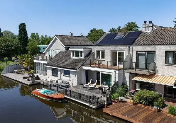 Tussenwoning te koop: Koningin Julianalaan 25, Ouderkerk aan de Amstel Ouderkerk Aan De Amstel