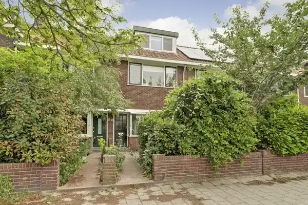 Terraced house for sale: Koningin Wilhelminaweg 166, De Korte Akkeren Nieuw Gouda