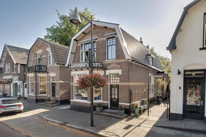 Detached house for sale: Koninginnelaan 60, De Parken Apeldoorn