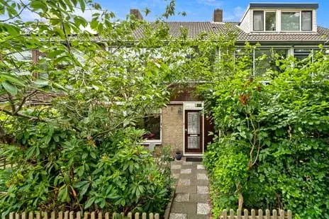 Tussenwoning te koop: Koninginnepad 31, Den Hoorn Den Hoorn (Zh)