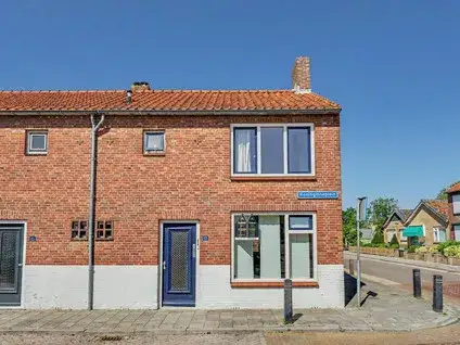 Hoekwoning te koop: Koninginneplein 17, Oosterland Oosterland