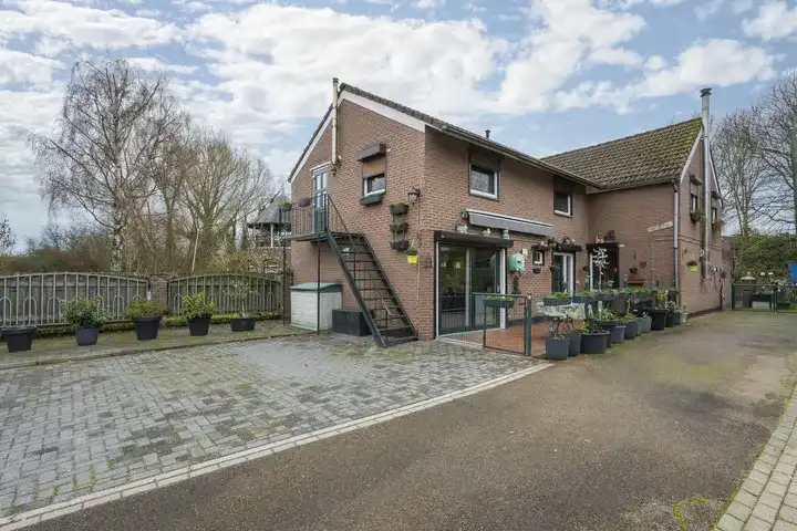 Twee-onder-één-kap te koop: Koningsbeemd 11, Beersdal Heerlen