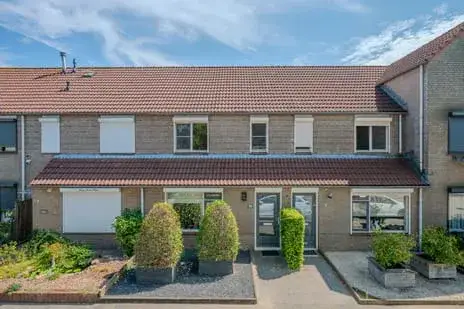 Terraced house for sale: Koningskaars 30, Landweert 2 Venray