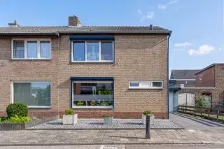 Terraced house for sale: Koningskampstraat 21, Borgharen Maastricht