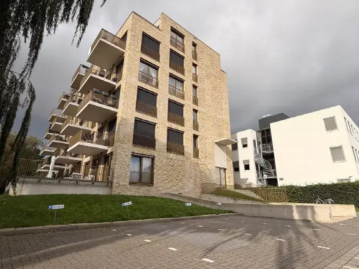 Apartment for rent: Koningslaan 43, Het Lage Land Rotterdam