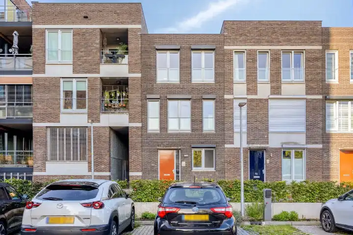 Corner house for sale: Koningslinde 1, Lentemorgen I Zevenaar