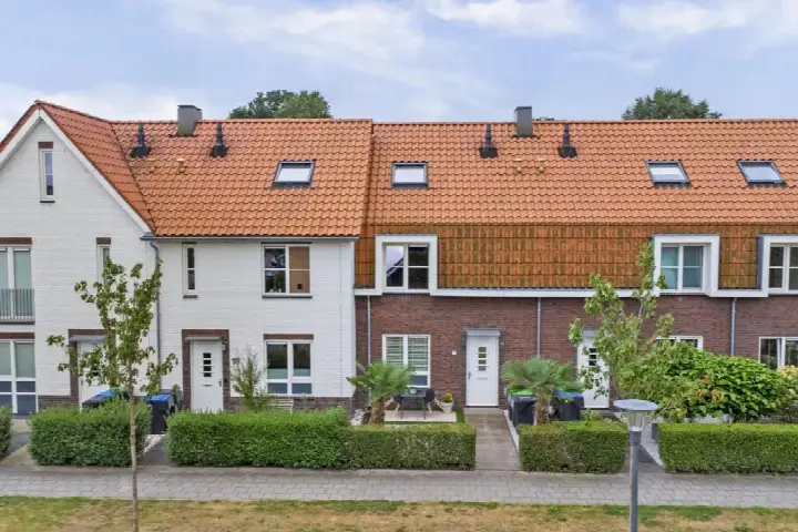 Tussenwoning te koop: Koningsspil 8, Verspreide huizen Zuiderzeeland Nunspeet Nunspeet