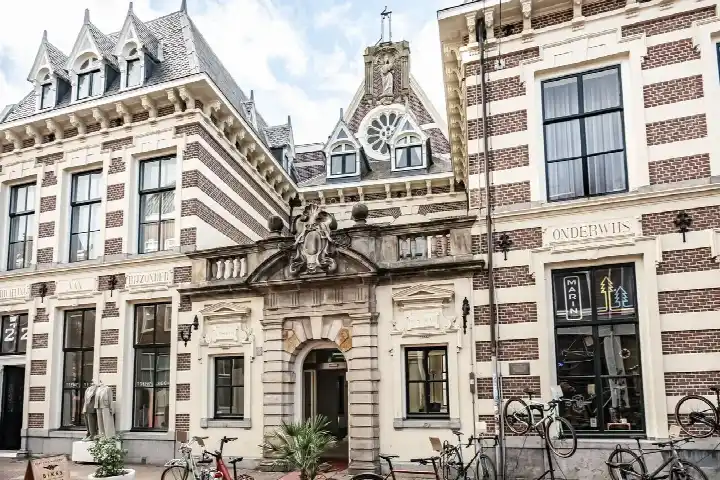 Tussenwoning te koop: Koningstraat 20C, Binnenstad Haarlem