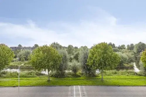 Apartment for sale: Kooikerstraat 87, Vroonhoevebuurt Alphen Aan Den Rijn
