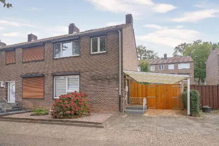 Hoekwoning te koop: Koolmeesstraat 22, Heksenberg Heerlen