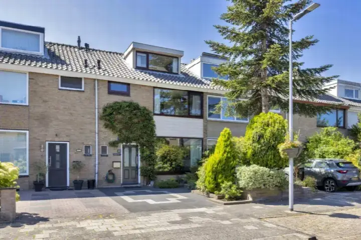Tussenwoning te koop: Koolmeesstraat 31, Vogelbuurt Maassluis