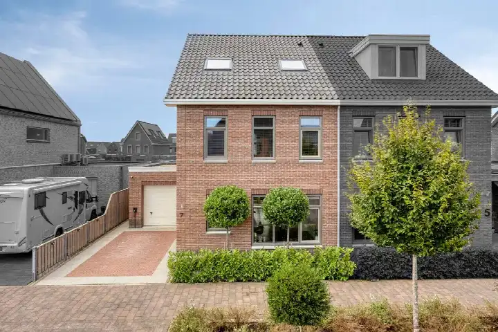 Twee-onder-één-kap te koop: Koolmeesstraat 7, De Draai Zuid Heerhugowaard