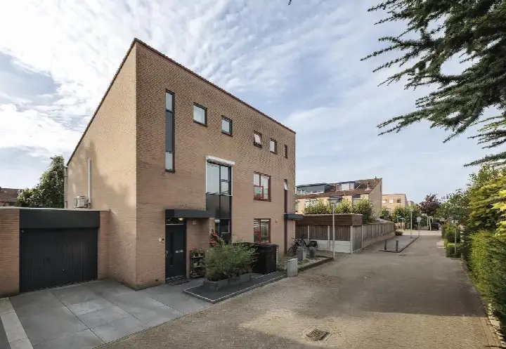 Terraced house for sale: Kooltje Vuur 6, Blixembosch-Oost Eindhoven