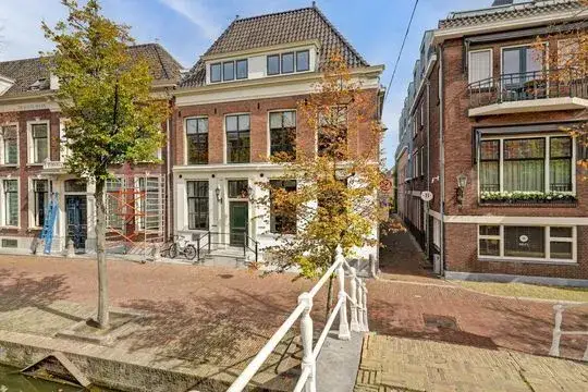 Appartement te huur: Koornmarkt 18B, Centrum Delft