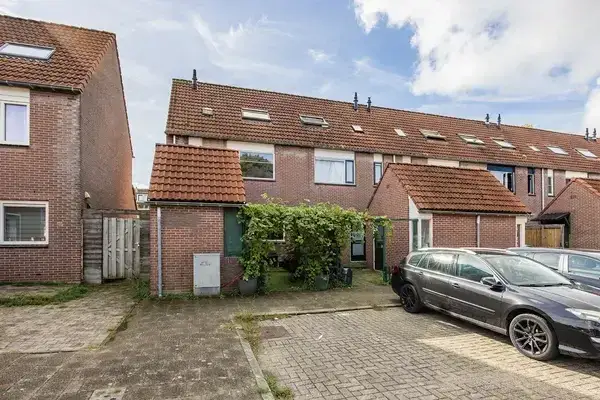 Corner house for sale: Koperslager 16, Morgen Stont Hellevoetsluis