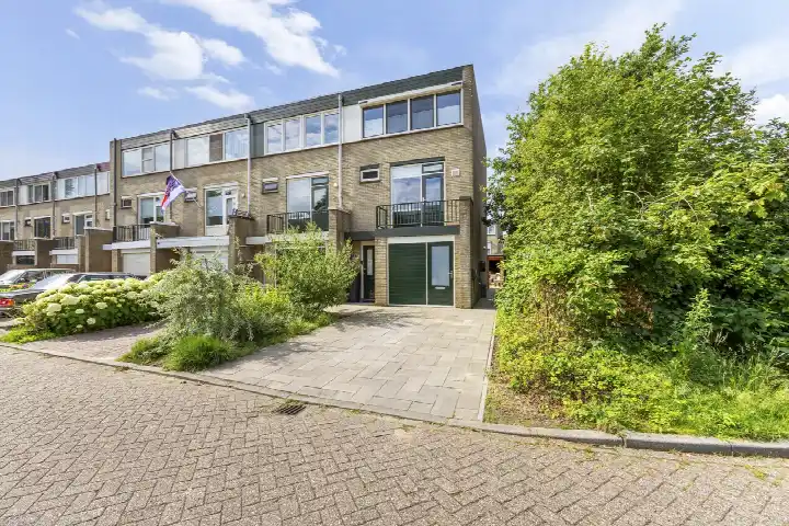 Corner house for sale: Koperslagerstraat 24, 't Kempke-Bloemstraat Huissen