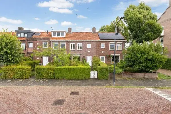 Terraced house for sale: Koraalstraat 23, Brabantpark Breda