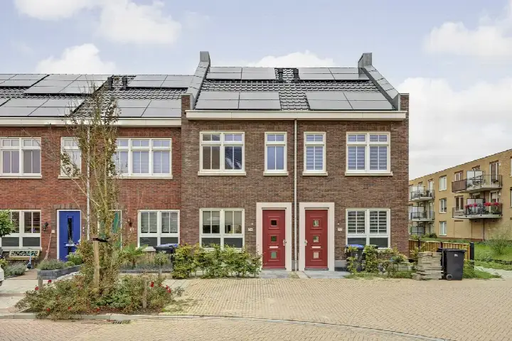 Tussenwoning te koop: Korenbloem 54, Kern Oudenhoorn Oudenhoorn