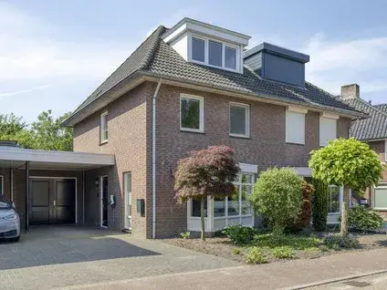 Tussenwoning te koop: Korenbloem 8, Boekel Boekel